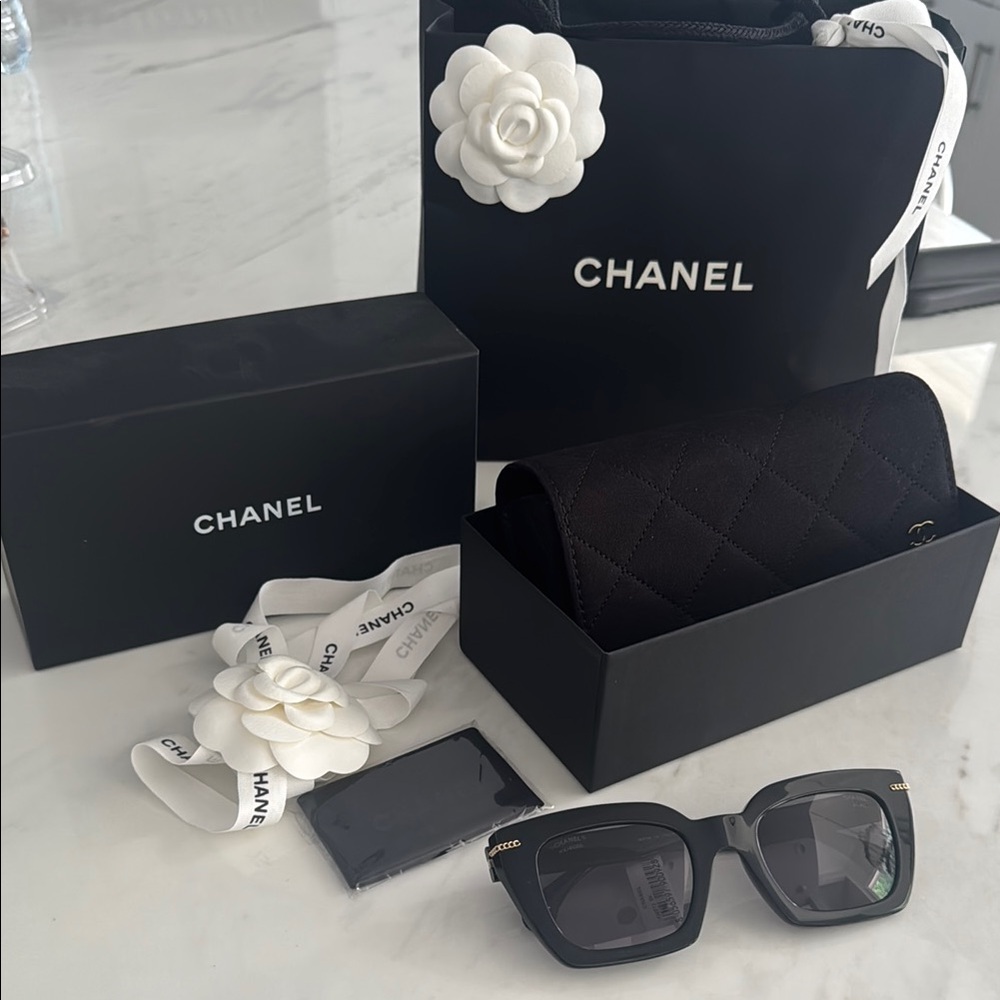 CHANEL Square Black Sunglasses